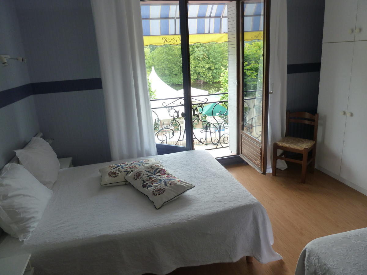 Auberge Les Tilleuls Vincelottes Szoba fotó
